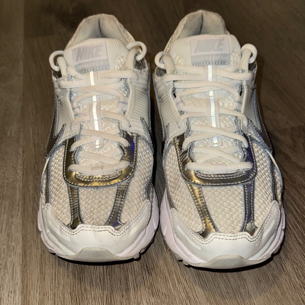 Women’s Nike Air Zoom Vomero 5 ‘Chrome Toe’